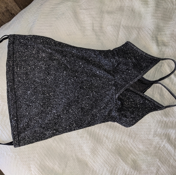 Lululemon Workout Top - Picture 2 of 5